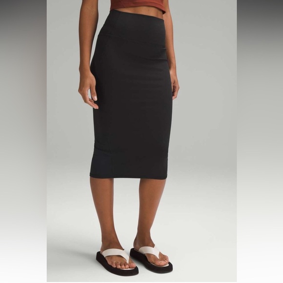 Lululemon‎ Nulu Slim-Fit High-Rise Skirt Black Size 6
NEW WITH TAGS - Picture 2 of 6